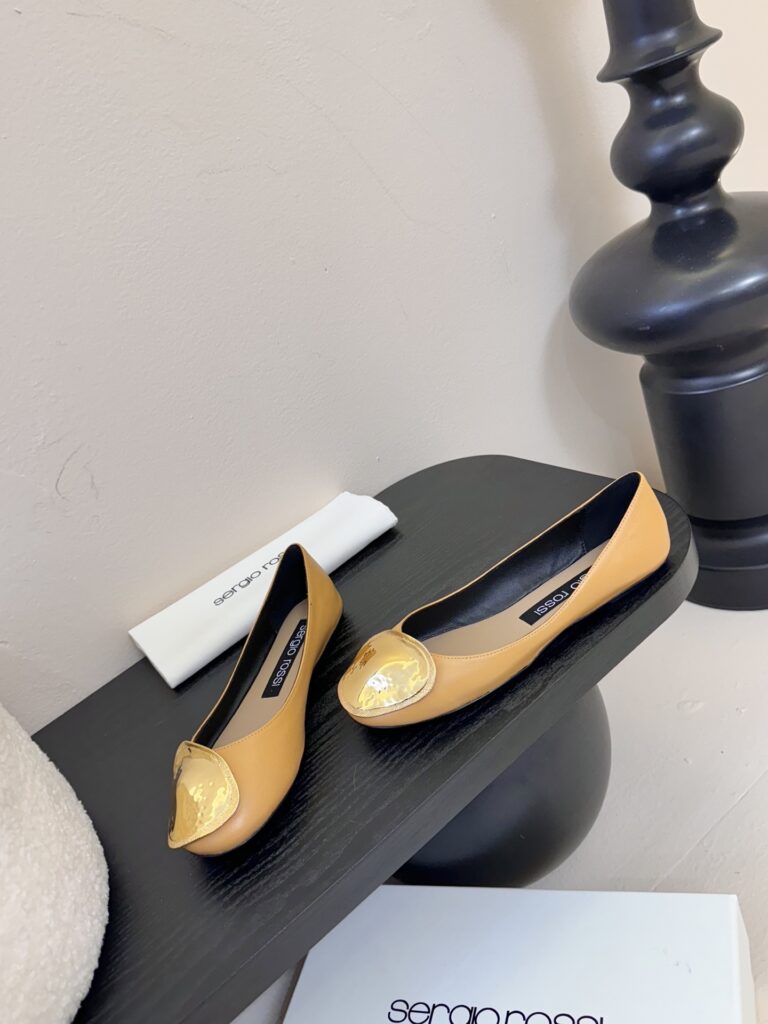 Women’s luxury shoes - affordable designer heels, sneakers & sandals UK & Europe | Luxurae4less
